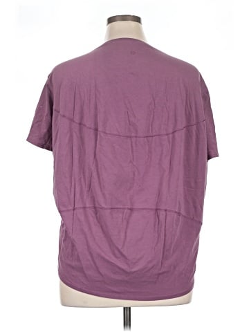 Lululemon Athletica Short Sleeve T-Shirt (view 2)
