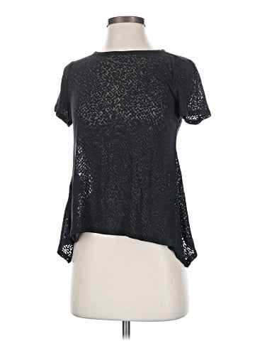 Lululemon Athletica Short Sleeve Top (view 1)