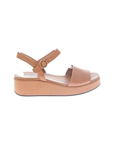 Camper Wedges (view 1)