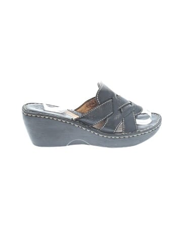 Born Crown Wedges (view 1)