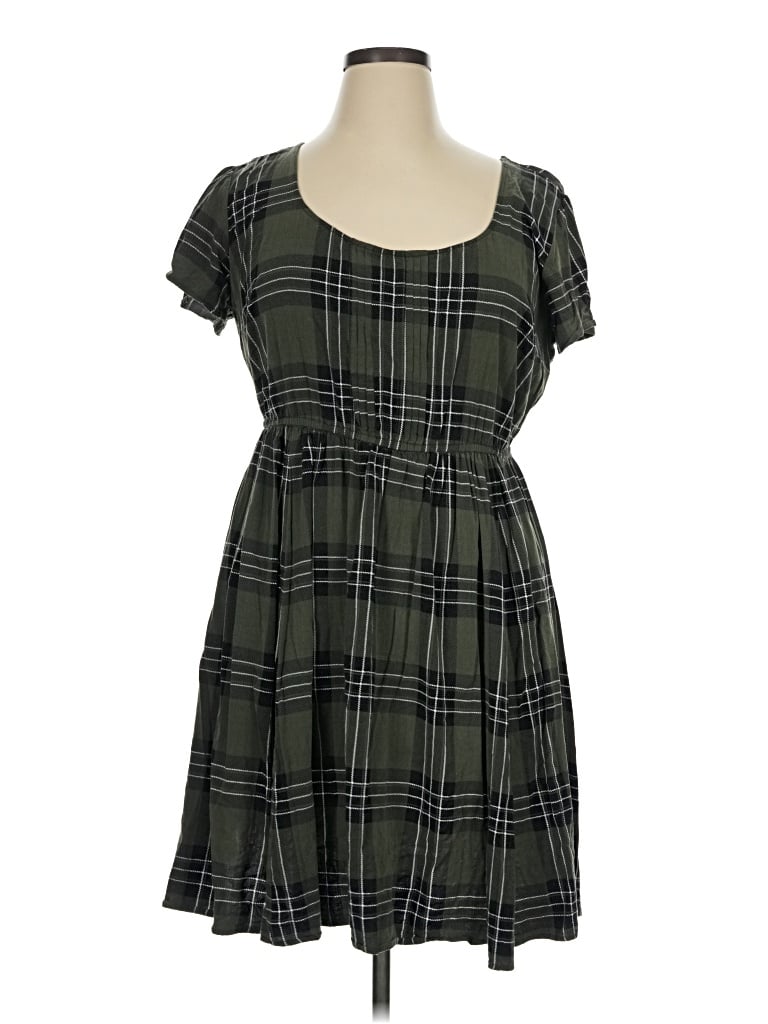 Pre-owned Torrid Casual Dress In Green