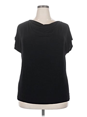 Carolyn Strauss Short Sleeve T-Shirt (view 1)