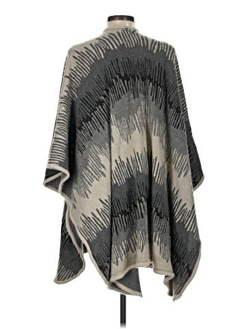 Do Everything in Love Poncho (view 2)