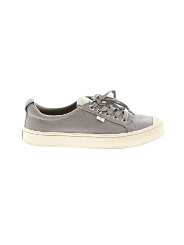 Cariuma Sneakers (view 1)
