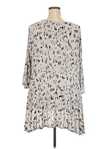 LOGO by Lori Goldstein 3/4 Sleeve Blouse (view 2)