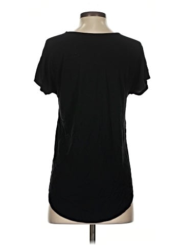 Lucy & Laurel Short Sleeve T-Shirt (view 2)
