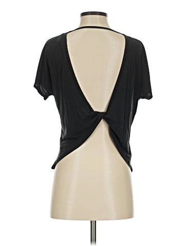 Forever 21 Short Sleeve T-Shirt (view 2)