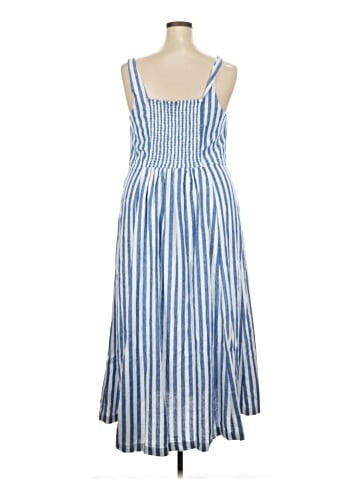 Old Navy Casual Dress (view 2)