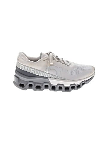 On Cloud Sneakers (view 1)