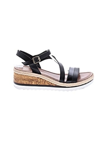 Coach and Four Wedges (view 1)