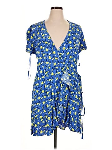 Diane von Furstenberg Casual Dress (view 1)