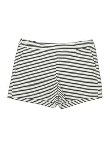 Darjoni Shorts (view 1)