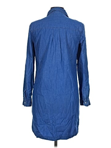 Old Navy Long Sleeve Button-Down Shirt (view 2)