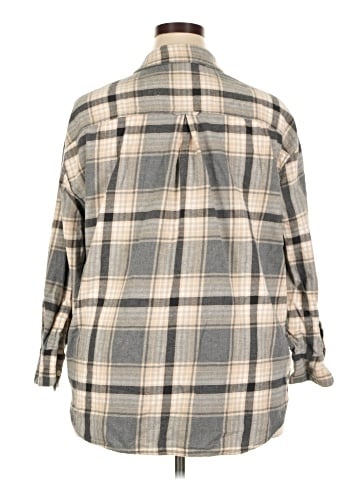 Old Navy Long Sleeve Button-Down Shirt (view 2)