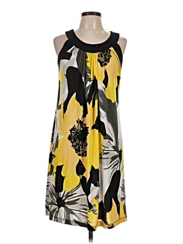 Ronni Nicole Sleeveless Top (view 1)