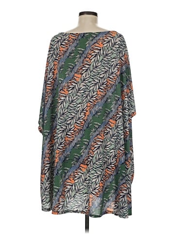 Easel Poncho (view 2)
