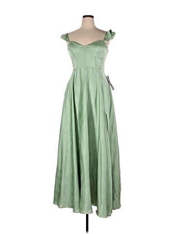 B. Darlin Casual Dress (view 1)