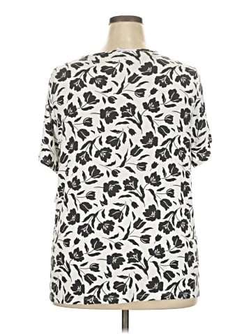 Old Navy Short Sleeve T-Shirt (view 2)
