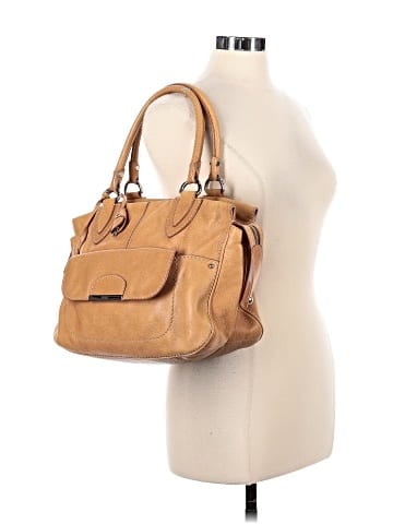 Tod's Leather Shoulder Bag (view 2)
