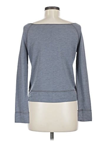 The Clas-sic Long Sleeve T-Shirt (view 2)