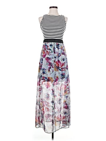 Xhilaration Casual Dress (view 1)