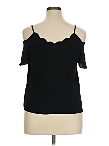 Monteau Short Sleeve Top (view 2)