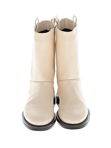 Closed Boots (view 2)