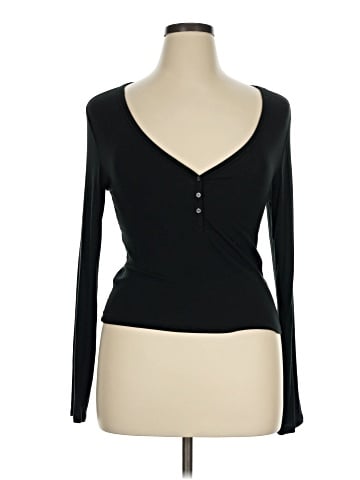 Victoria's Secret Long Sleeve T-Shirt (view 1)