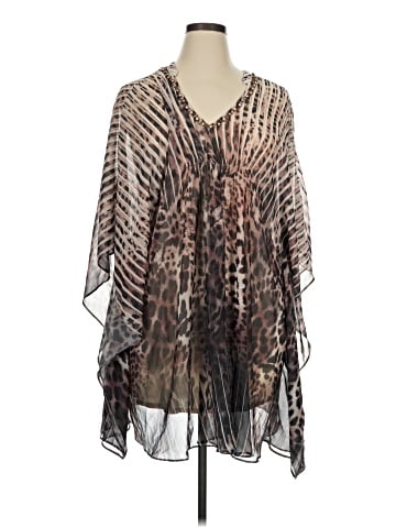 Jennifer Lopez Poncho (view 1)