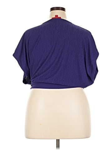 Jennifer Lopez Short Sleeve Top (view 2)