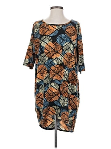 Lularoe 3/4 Sleeve T-Shirt (view 1)