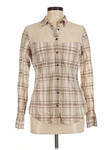 Maurices Long Sleeve Button-Down Shirt (view 1)