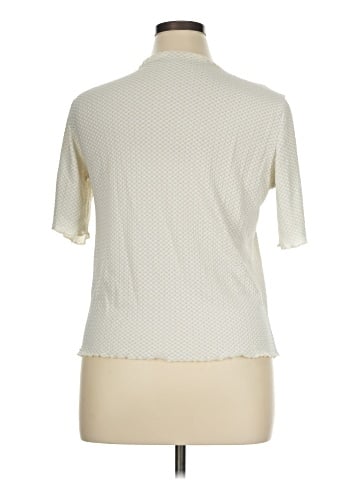 DAZY Short Sleeve Blouse (view 2)