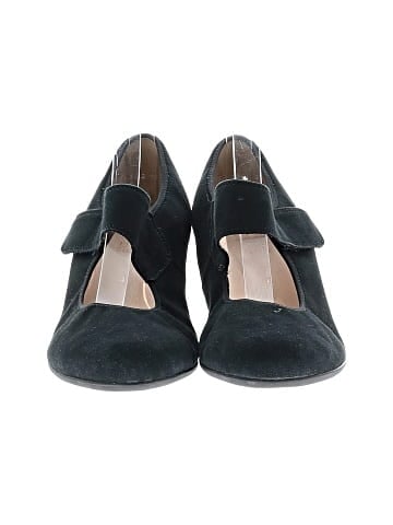 Ara Heels (view 2)