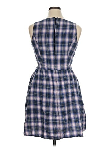 Hot Topic Casual Dress (view 2)