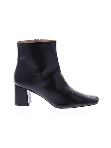 Journee Collection Ankle Boots (view 1)