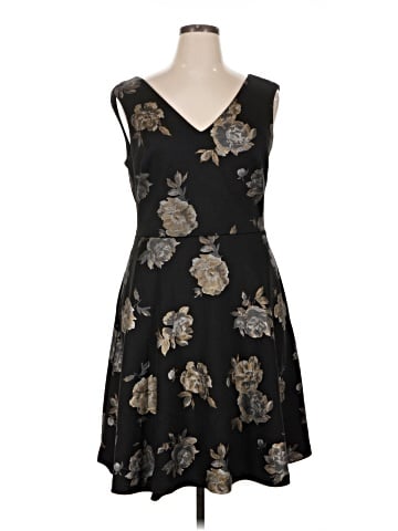 White House Black Market Cocktail Dress (view 1)