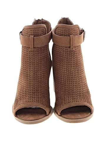 Universal Thread Sandals (view 2)
