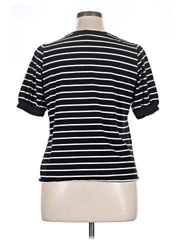 Time and Tru Short Sleeve Top (view 2)