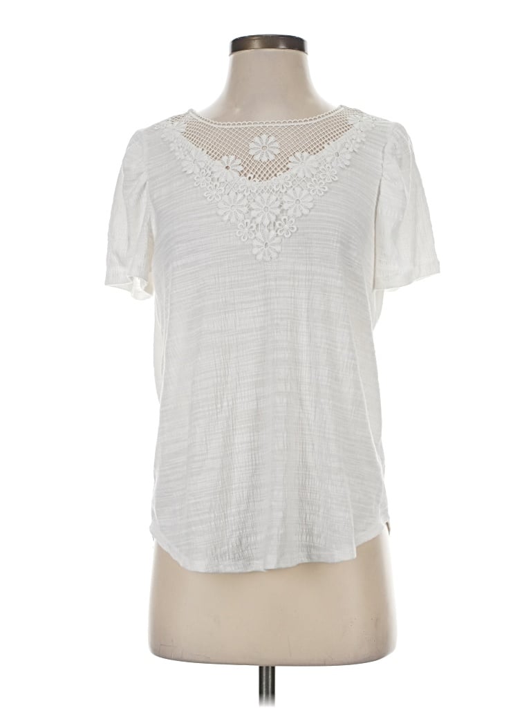 Pre-owned Retrology Short Sleeve Top White Keyhole Neckline Tops
