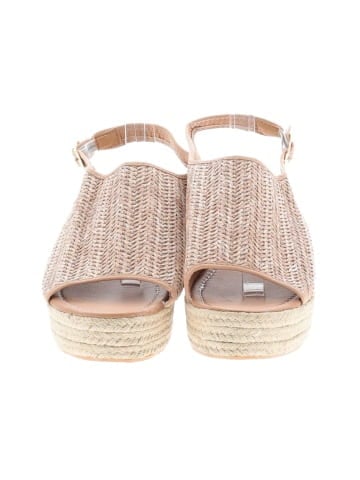 Unbranded Wedges (view 2)