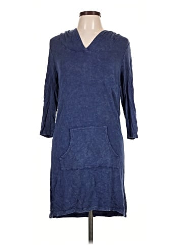 Akini Poncho (view 1)