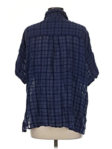 Max Studio Short Sleeve Button-Down Shirt (view 2)