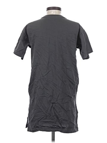 Uniqlo Short Sleeve T-Shirt (view 2)