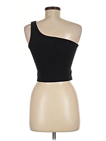 Dynamic Sleeveless Top (view 2)