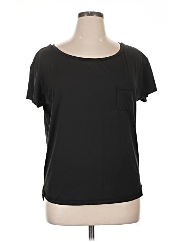 Vuori Short Sleeve T-Shirt (view 1)