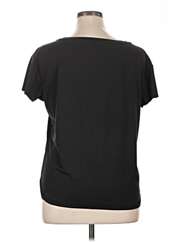Vuori Short Sleeve T-Shirt (view 2)