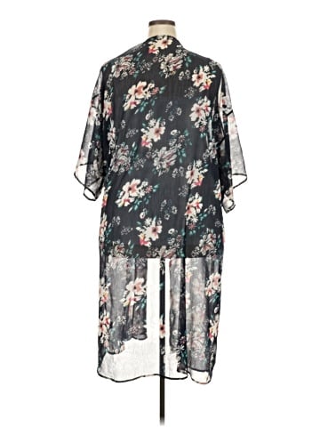 Dizzy Gal Kimono (view 2)