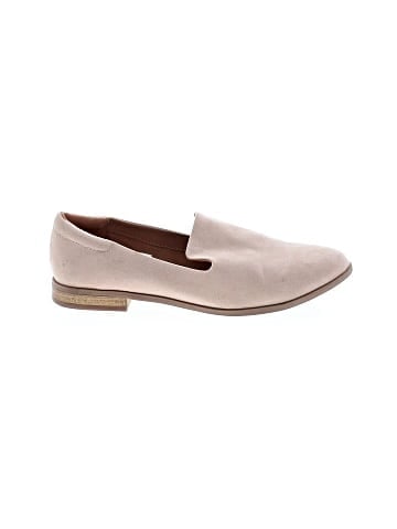 Universal Thread Flats (view 1)