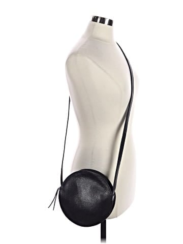 Madewell The Simple Circle Crossbody Bag in Leather (view 2)